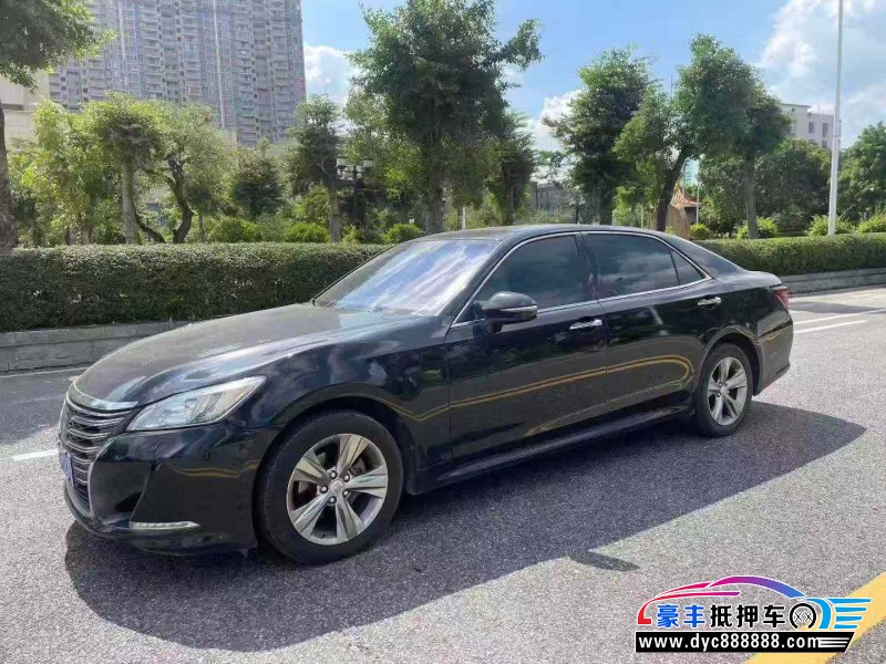 15年丰田皇冠轿车抵押车出售