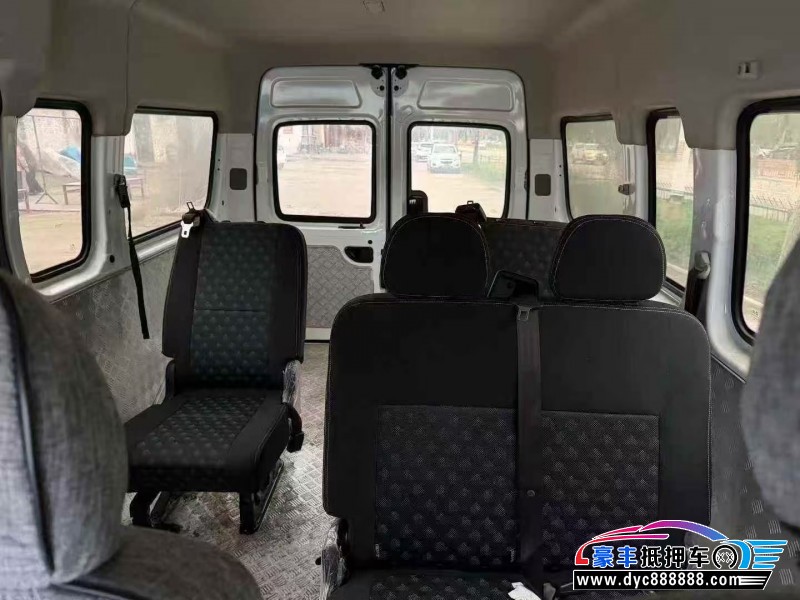 23年上汽大通V80轿车抵押车出售