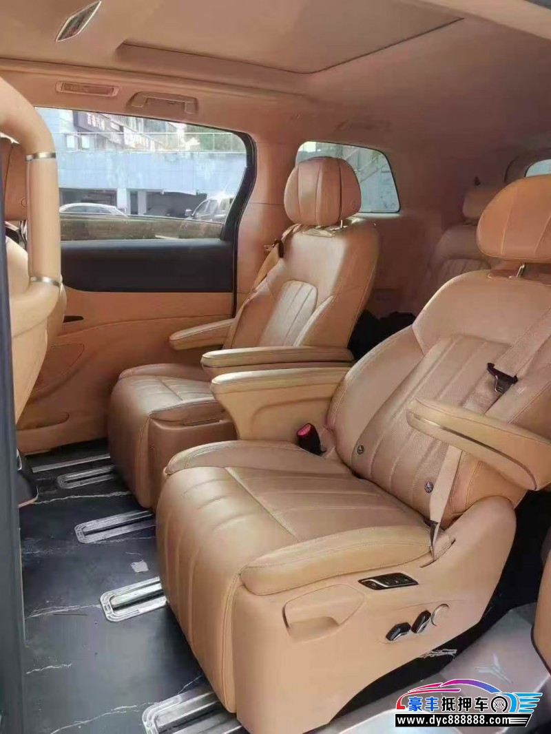 24年岚图梦想家轿车抵押车出售