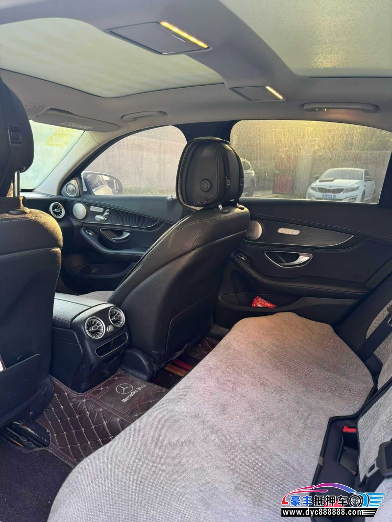 19年奔驰C轿车抵押车出售