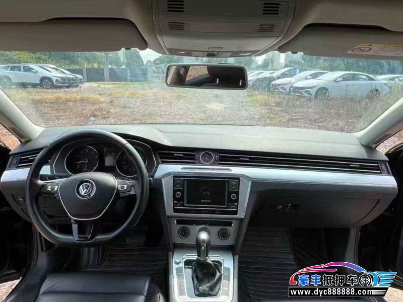 19年大众迈腾轿车抵押车出售