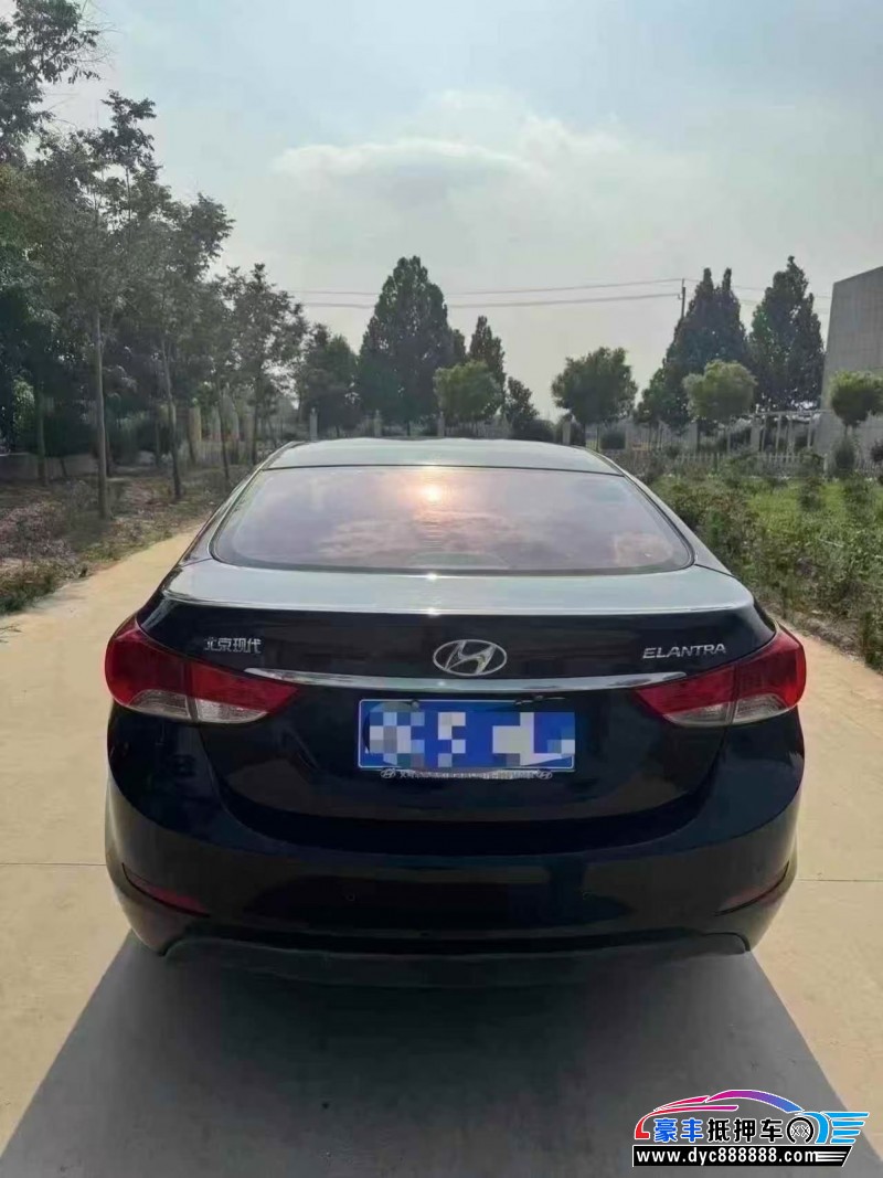 14年现代朗动轿车抵押车出售