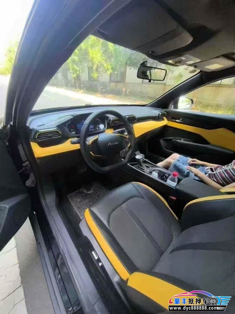 25年东风风神奕炫轿车抵押车出售