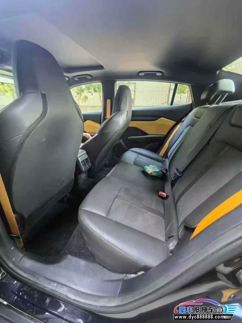 25年东风风神奕炫轿车抵押车出售