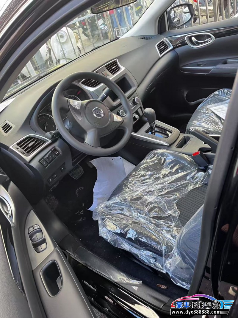 25年日产轩逸轿车抵押车出售