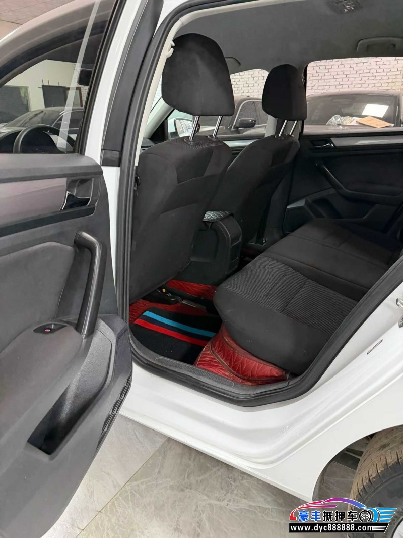 20年大众宝来轿车抵押车出售