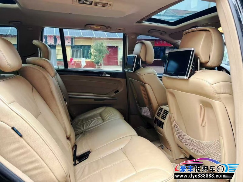 10年奔驰GL轿车抵押车出售