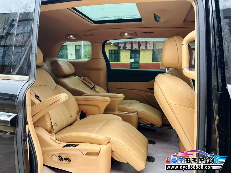 25年岚图梦想家轿车抵押车出售