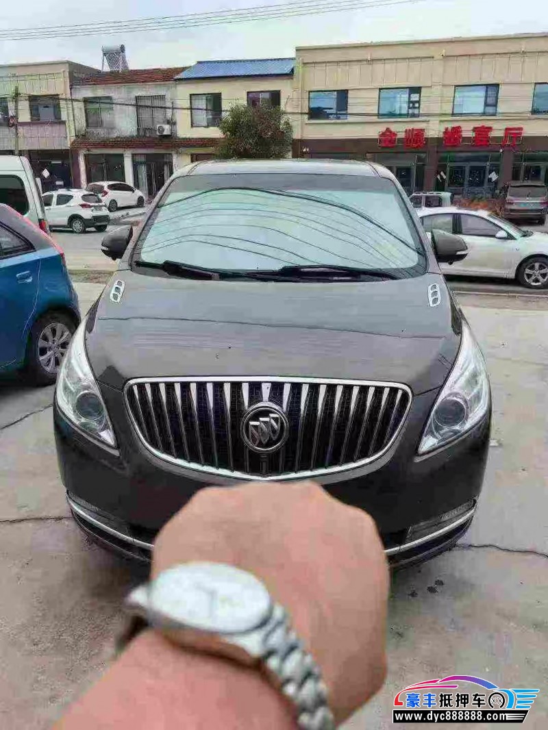 16年别克GL8轿车抵押车出售