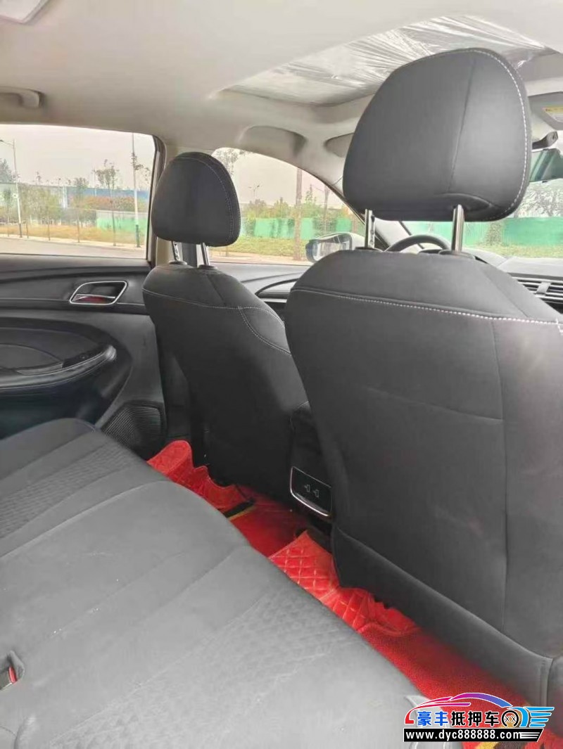 20年荣威i5轿车抵押车出售