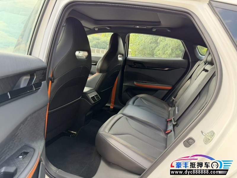 25年长安长安UNI轿车抵押车出售