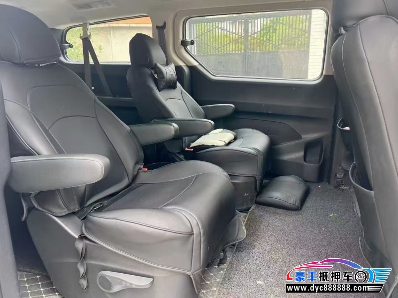 18年上汽大通G10轿车抵押车出售