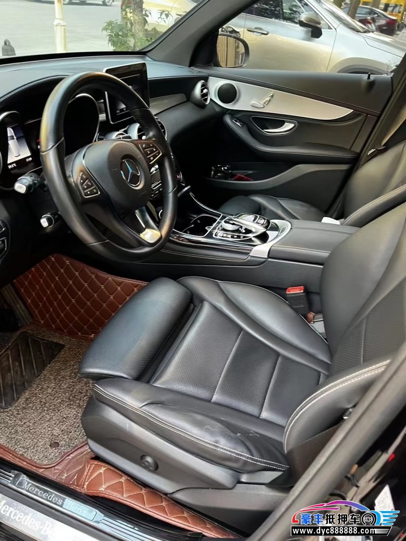 19年奔驰GLC轿车抵押车出售