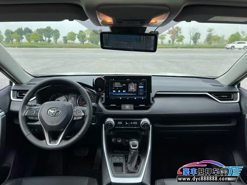 22年丰田威兰达轿车抵押车出售