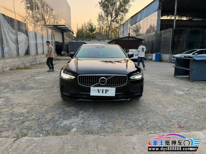 17年沃尔沃S90轿车抵押车出售