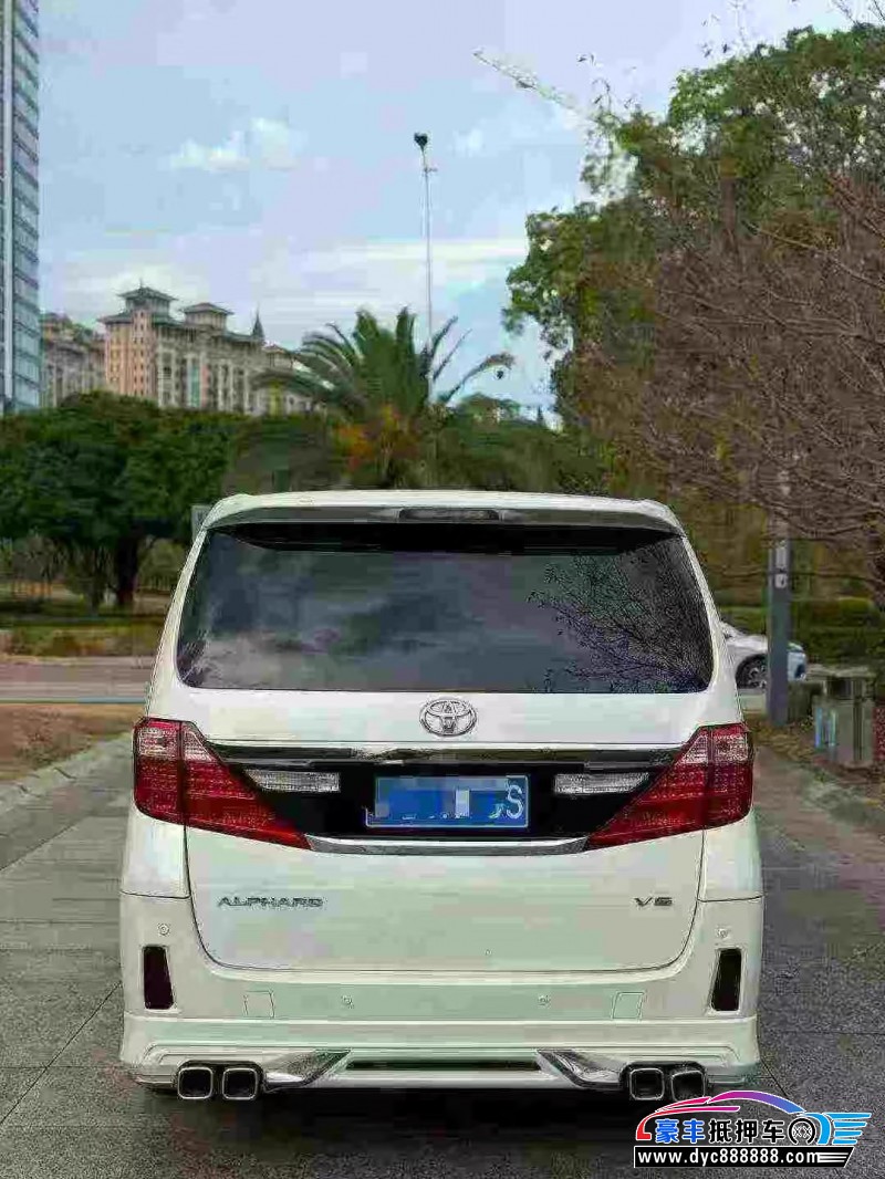 13年丰田埃尔法轿车抵押车出售