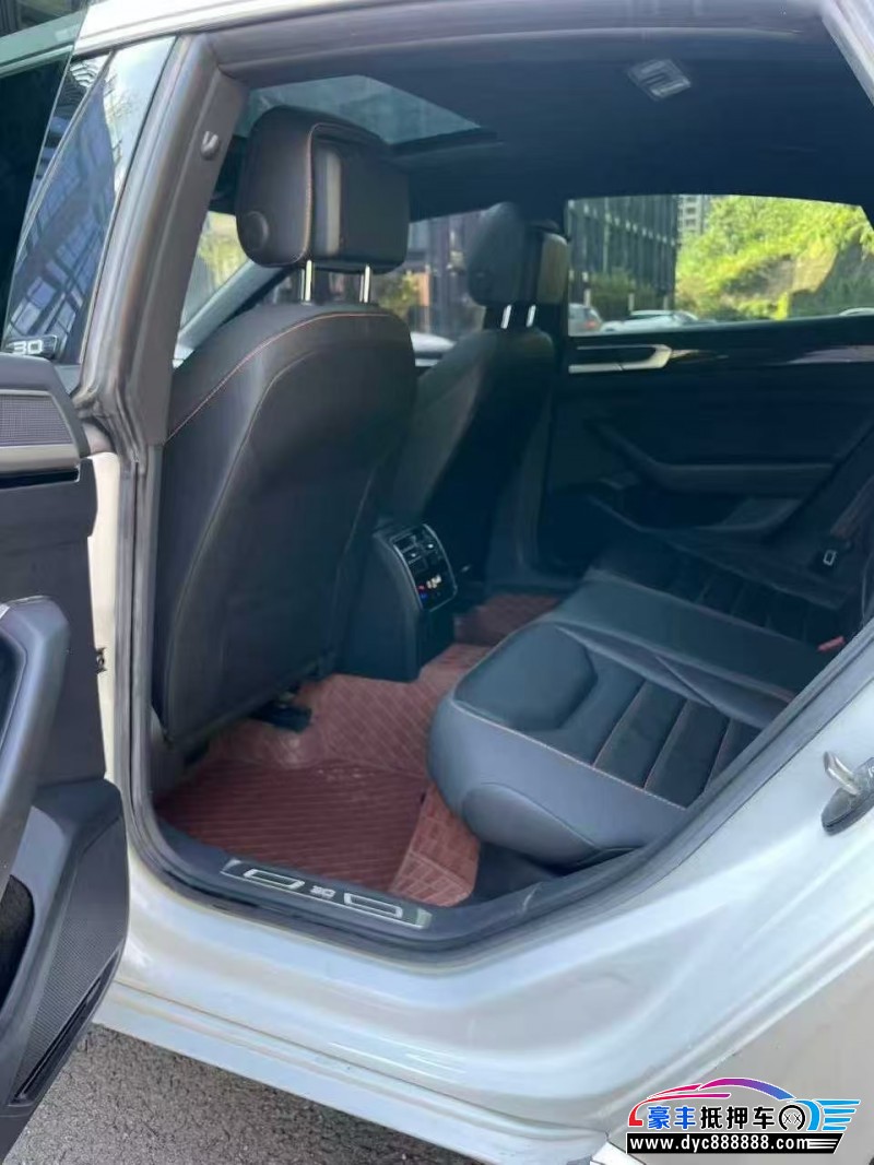 21年大众CC轿车抵押车出售