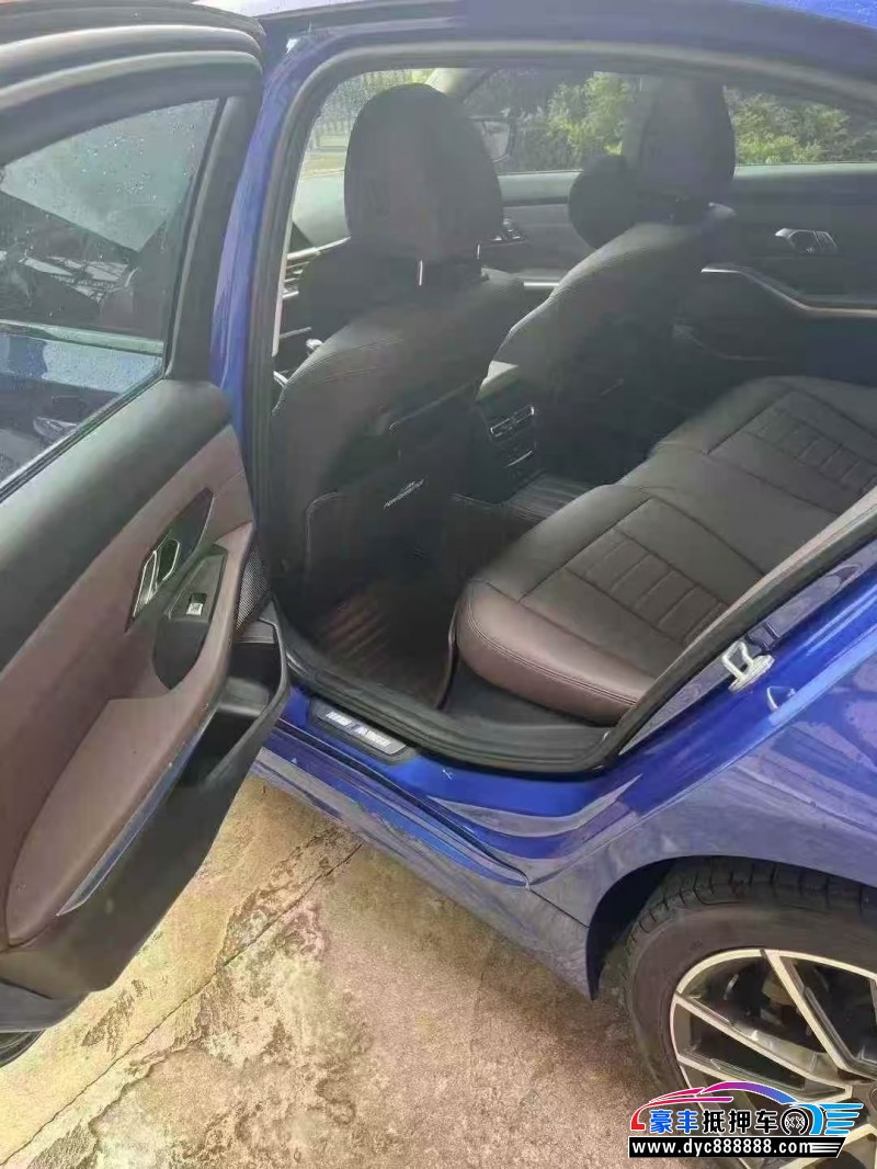 20年宝马3系轿车抵押车出售