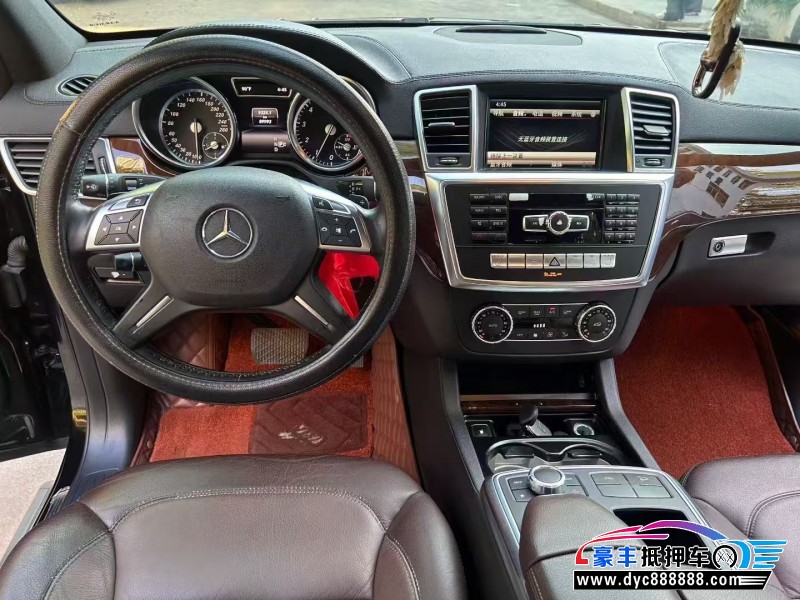 16年奔驰GL轿车抵押车出售