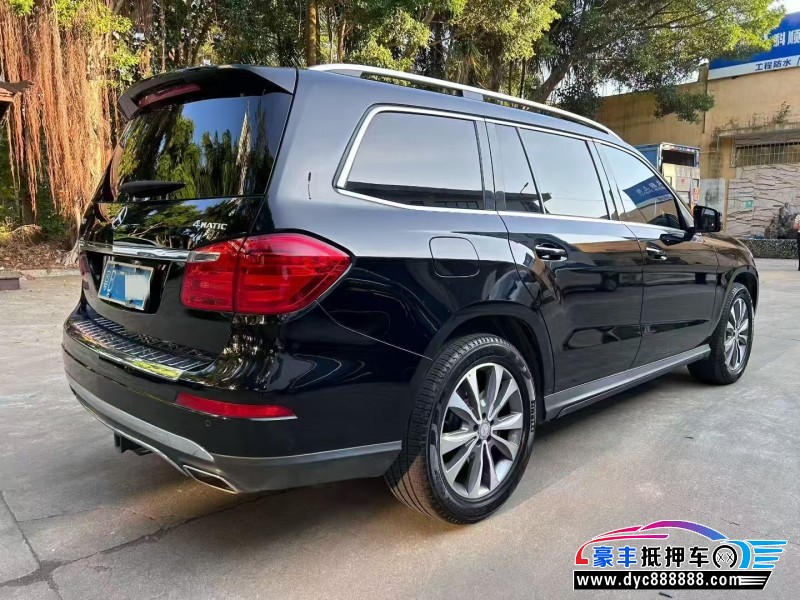 16年奔驰GL轿车抵押车出售