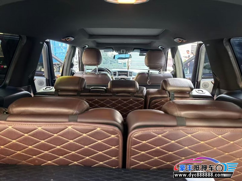 16年奔驰GL轿车抵押车出售