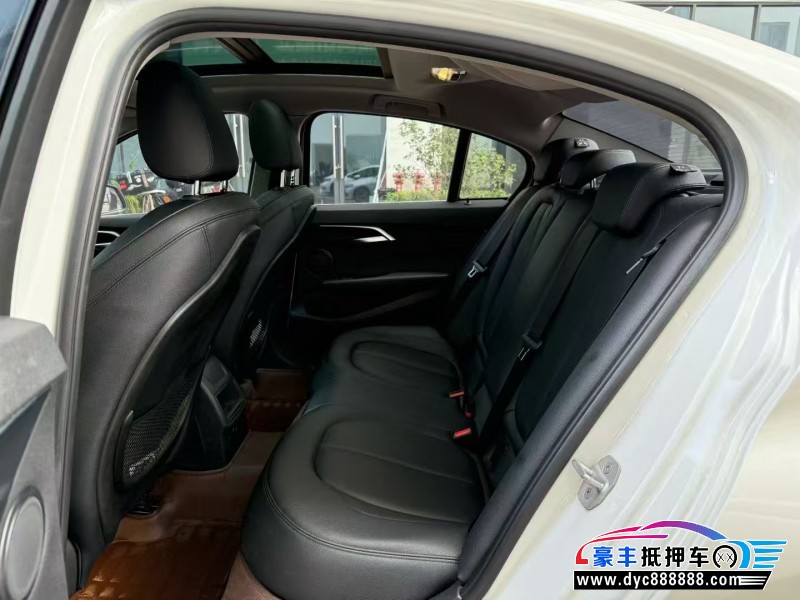 18年宝马1系轿车抵押车出售