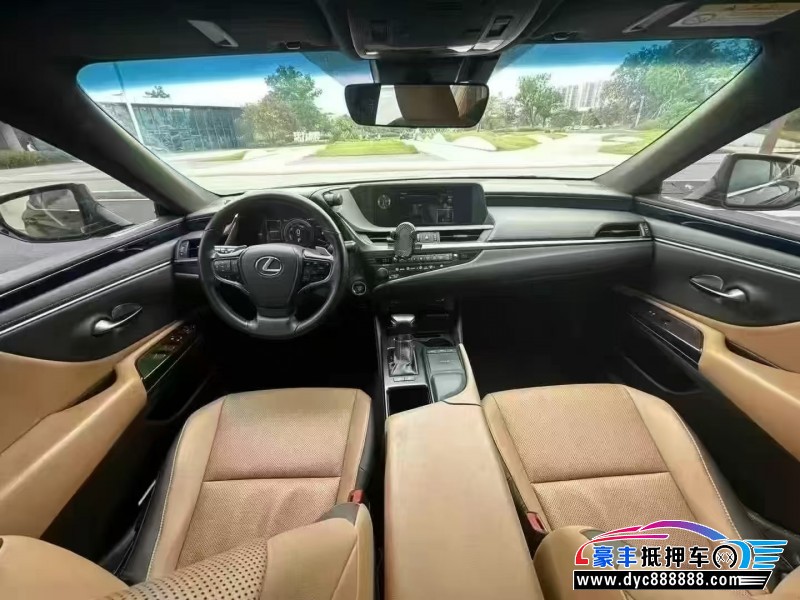 19年雷克萨斯ES轿车抵押车出售