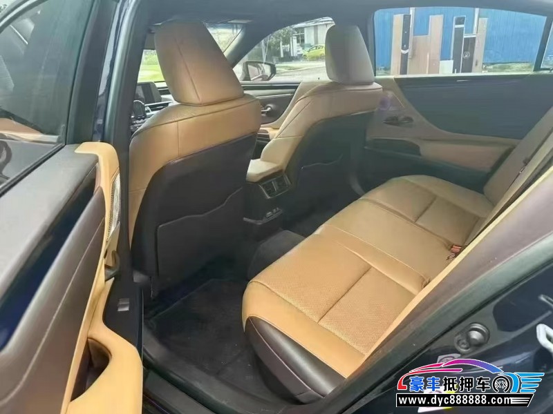 19年雷克萨斯ES轿车抵押车出售