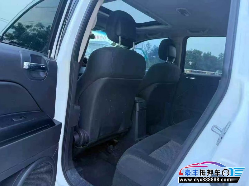 13年Jeep指南者轿车抵押车出售