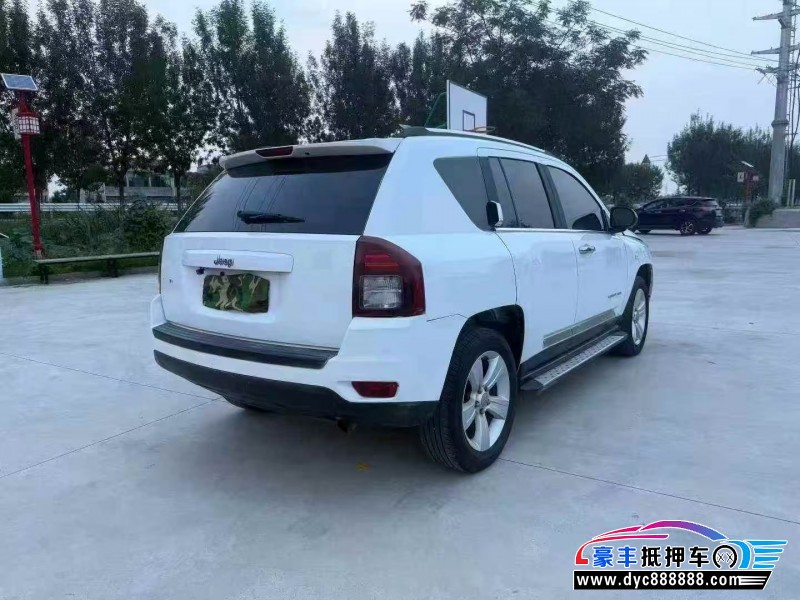 13年Jeep指南者轿车抵押车出售