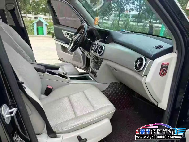 13年奔驰GLK轿车抵押车出售