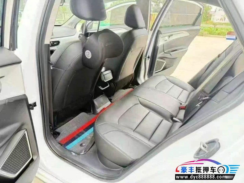 24年吉利几何轿车抵押车出售