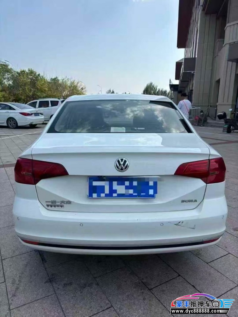 17年大众宝来轿车抵押车出售