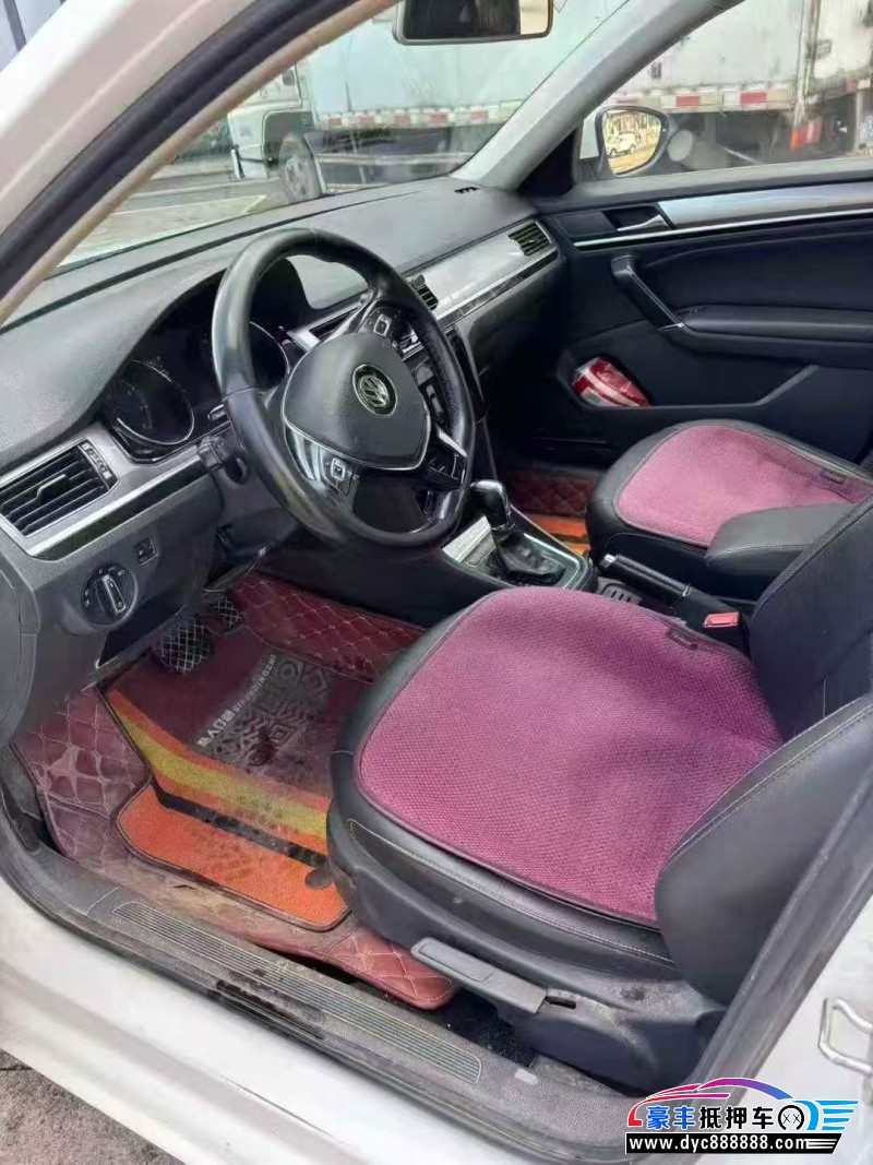 17年大众宝来轿车抵押车出售