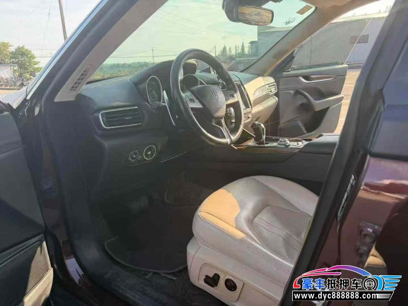 18年玛莎拉蒂莱万特轿车抵押车出售