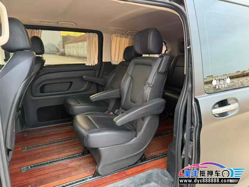 19年奔驰威霆轿车抵押车出售