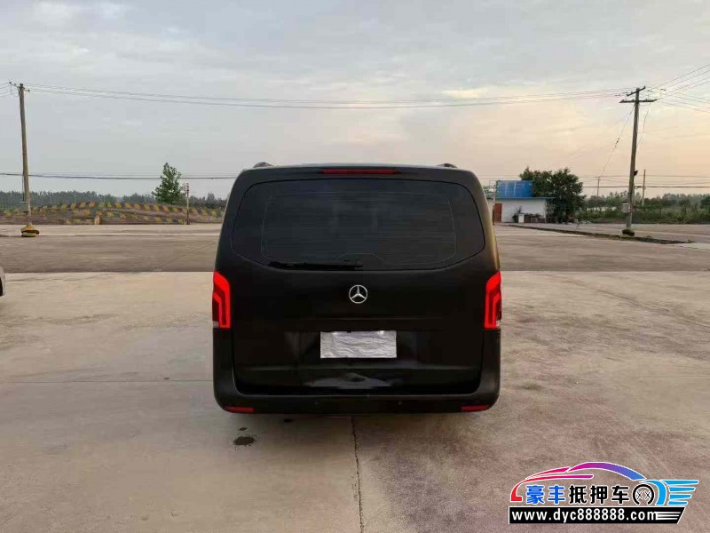 19年奔驰威霆轿车抵押车出售