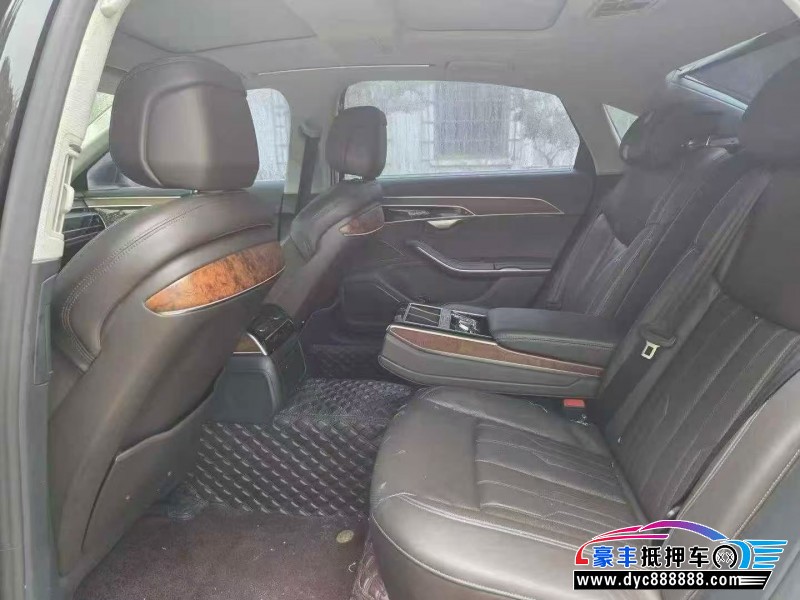 19年奥迪A8L轿车抵押车出售