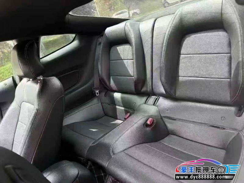 17年福特野马轿车抵押车出售