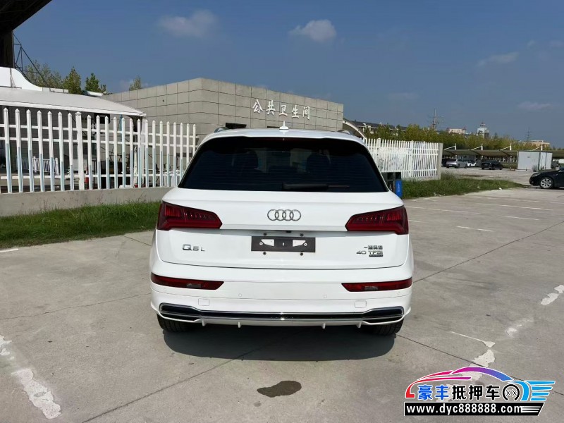 21年奥迪Q5轿车抵押车出售