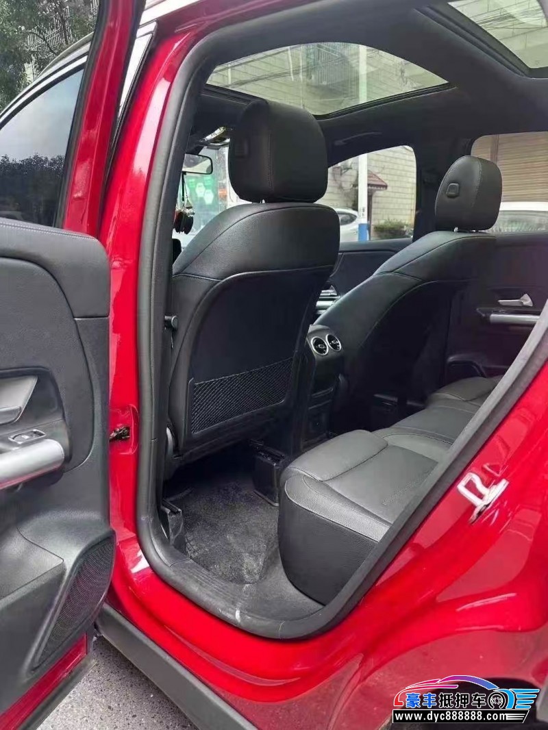 22年奔驰GLA轿车抵押车出售