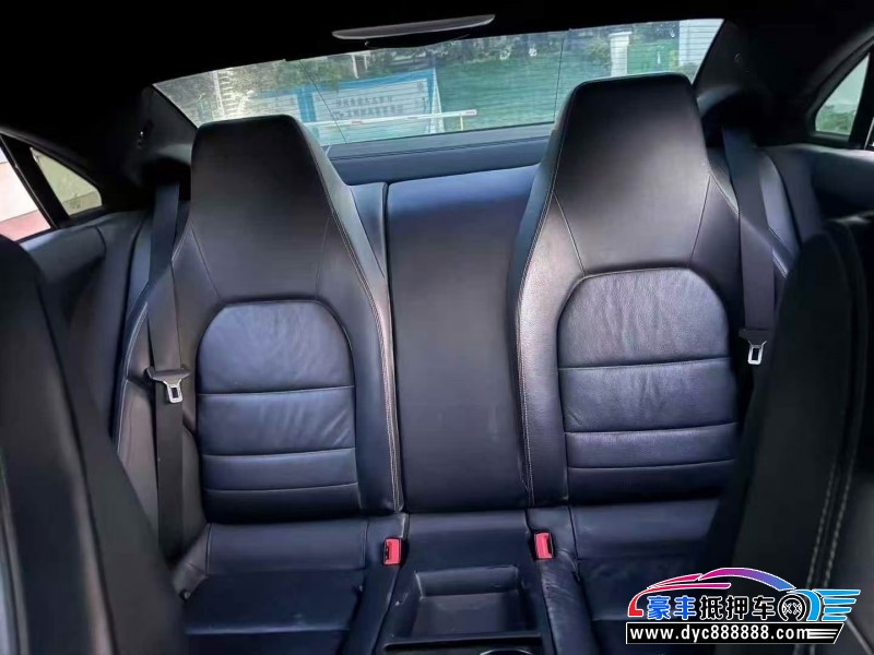 13年奔驰E轿车抵押车出售