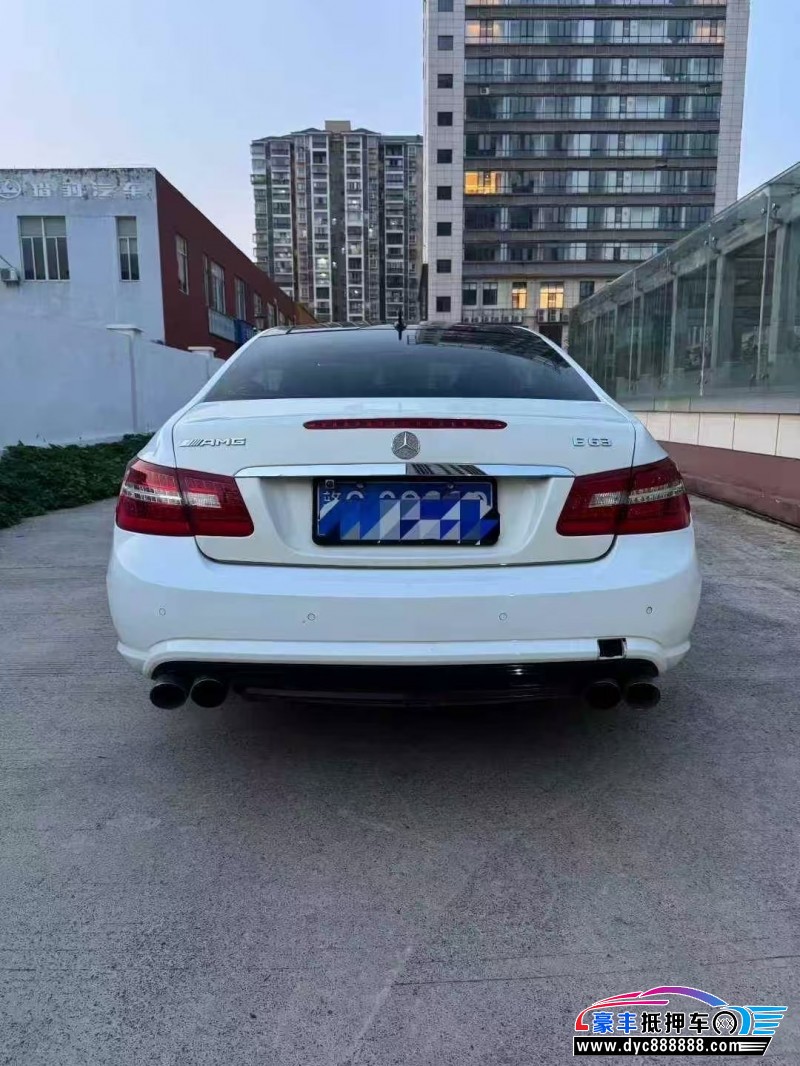 13年奔驰E轿车抵押车出售