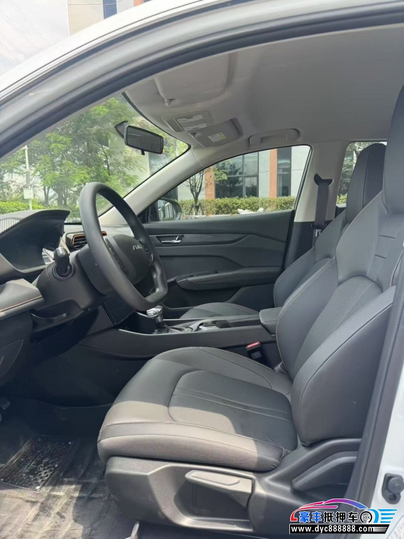 25年东风风神奕炫轿车抵押车出售