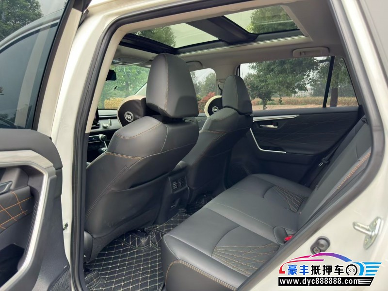 24年丰田RAV4轿车抵押车出售