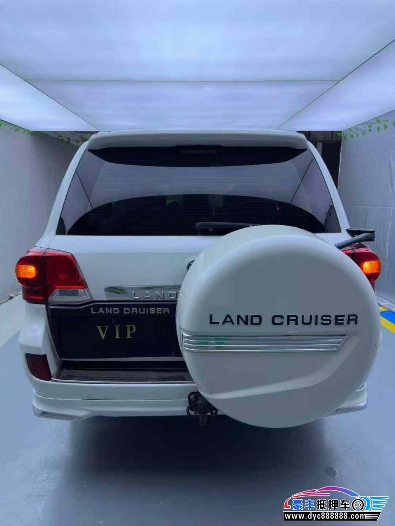 15年丰田兰德酷路泽（陆巡）轿车抵押车出售