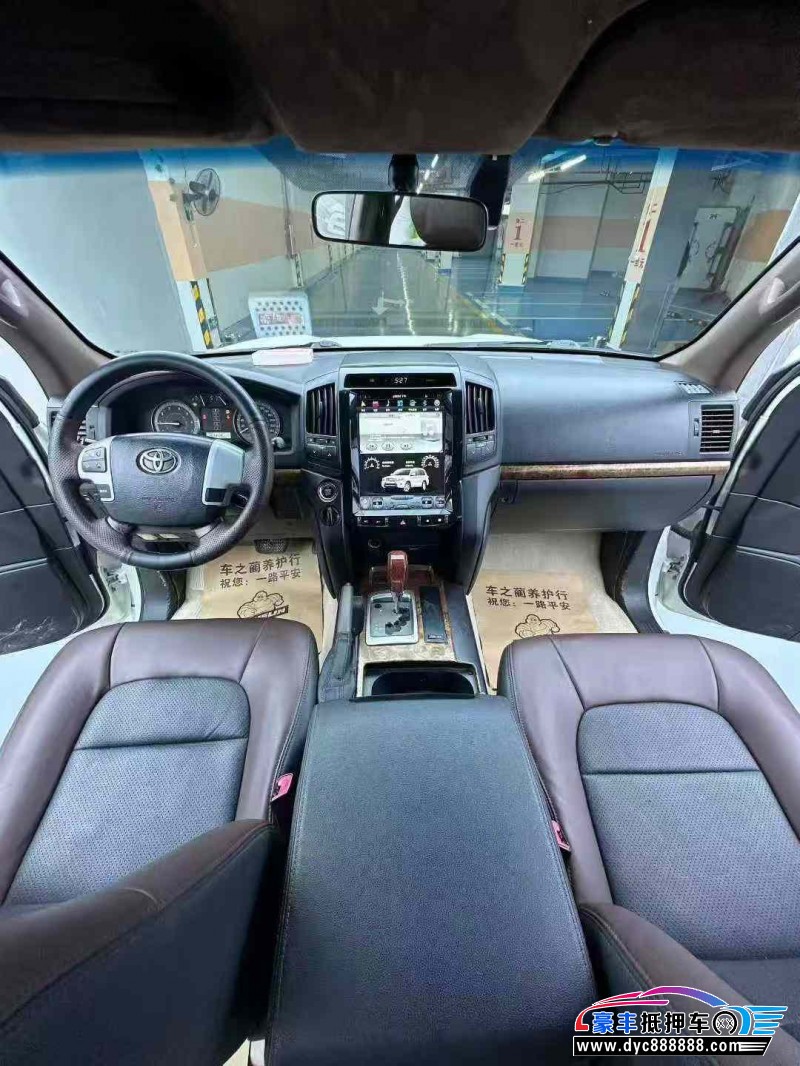 15年丰田兰德酷路泽（陆巡）轿车抵押车出售
