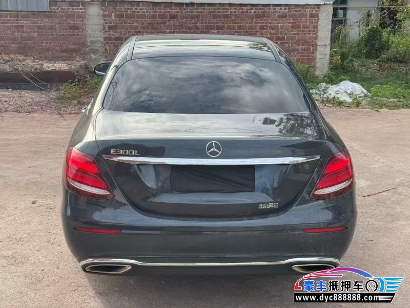 18年奔驰E轿车抵押车出售