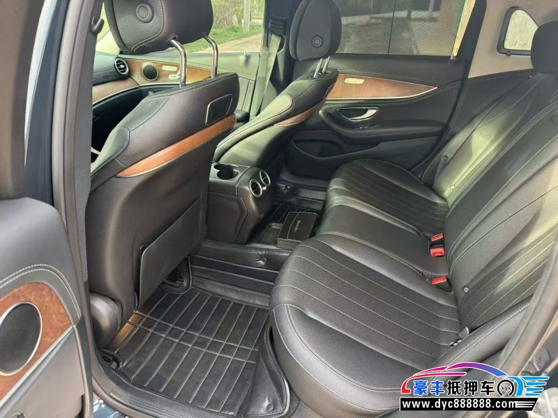 18年奔驰E轿车抵押车出售