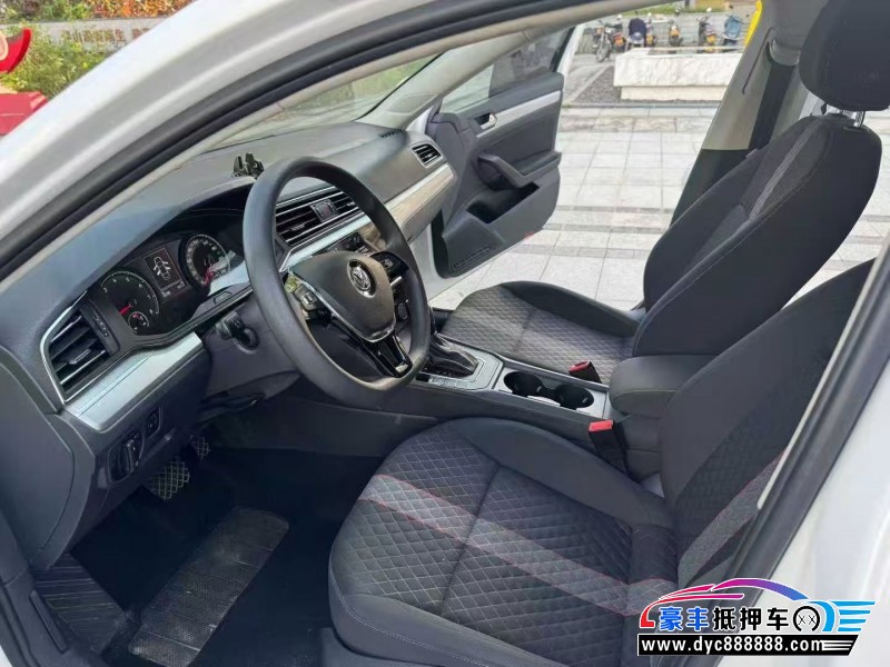 22年大众凌渡轿车抵押车出售